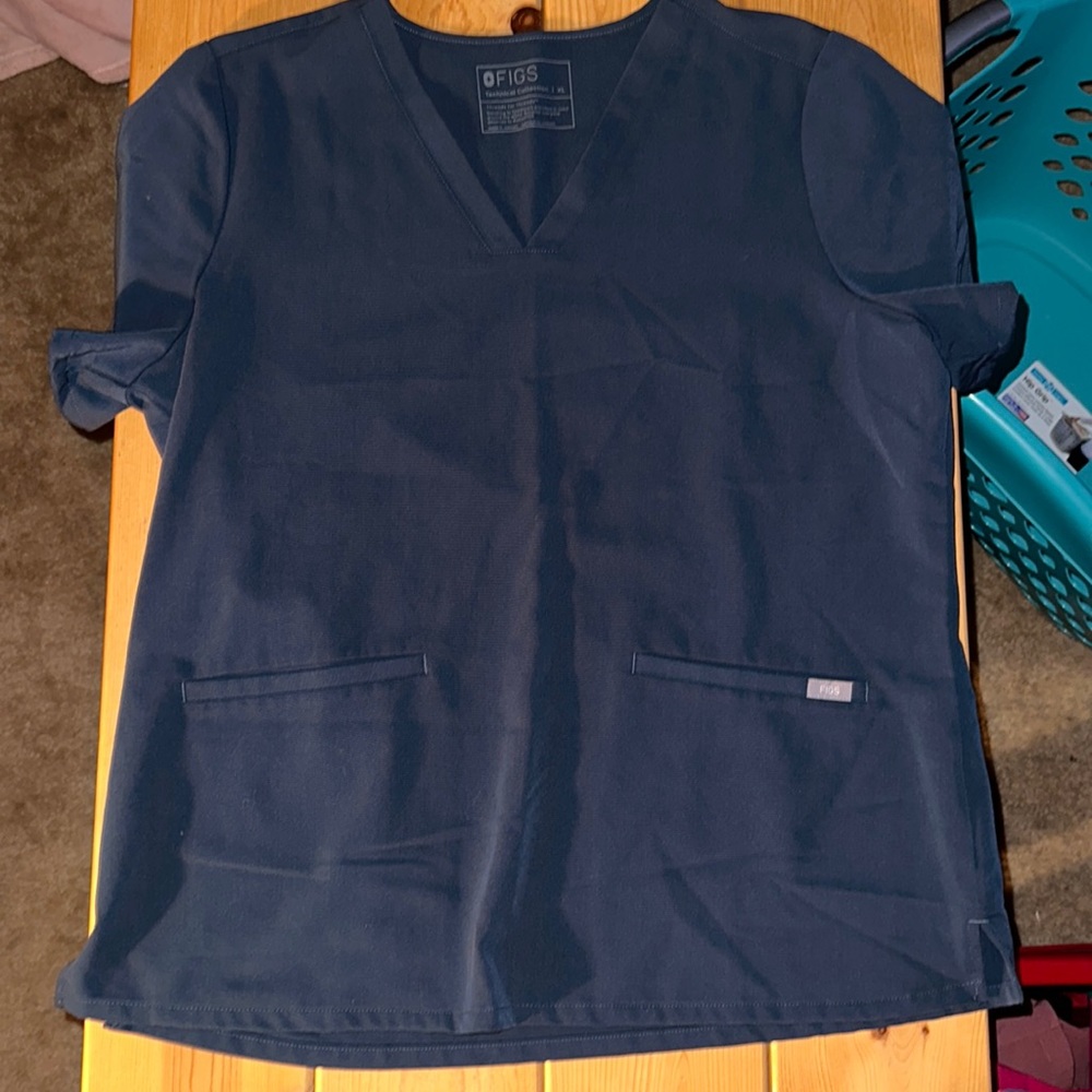 Figs 3Pocket Casma Scrub Top